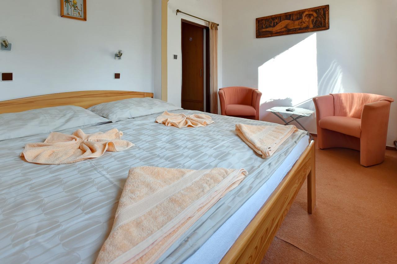 Hotel Kovarna Decin Buitenkant foto