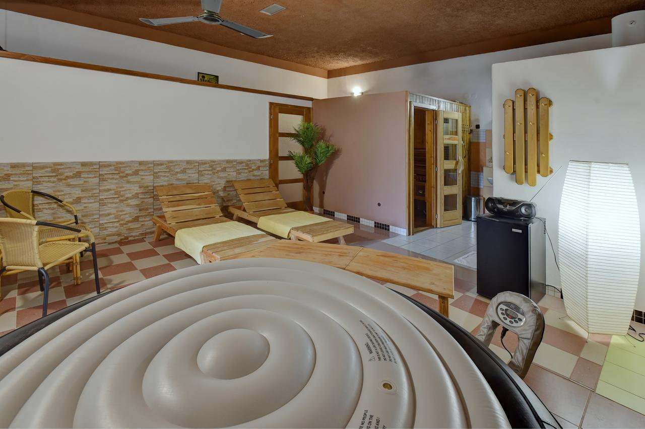 Hotel Kovarna Decin Buitenkant foto